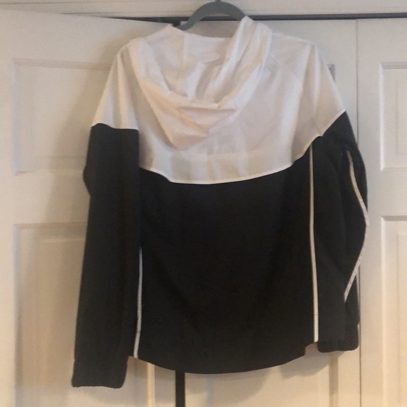 Nike Rain Jacket - Picture 4 of 4